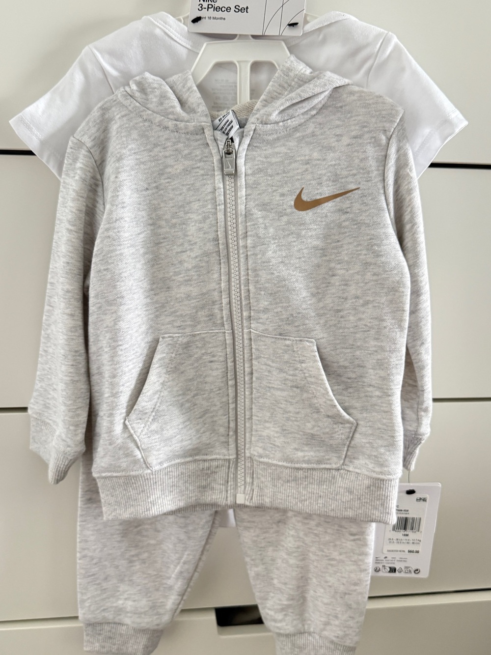 NWT Nike 3-piece set 18m